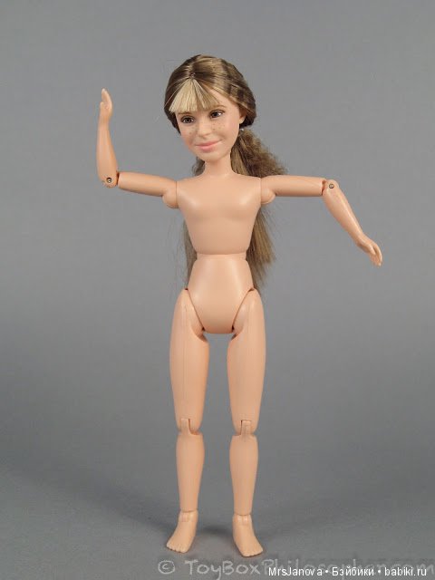 Помогите, пожалуйста, подобрать одежду куклам