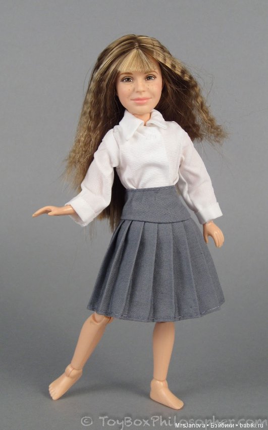 Помогите, пожалуйста, подобрать одежду куклам