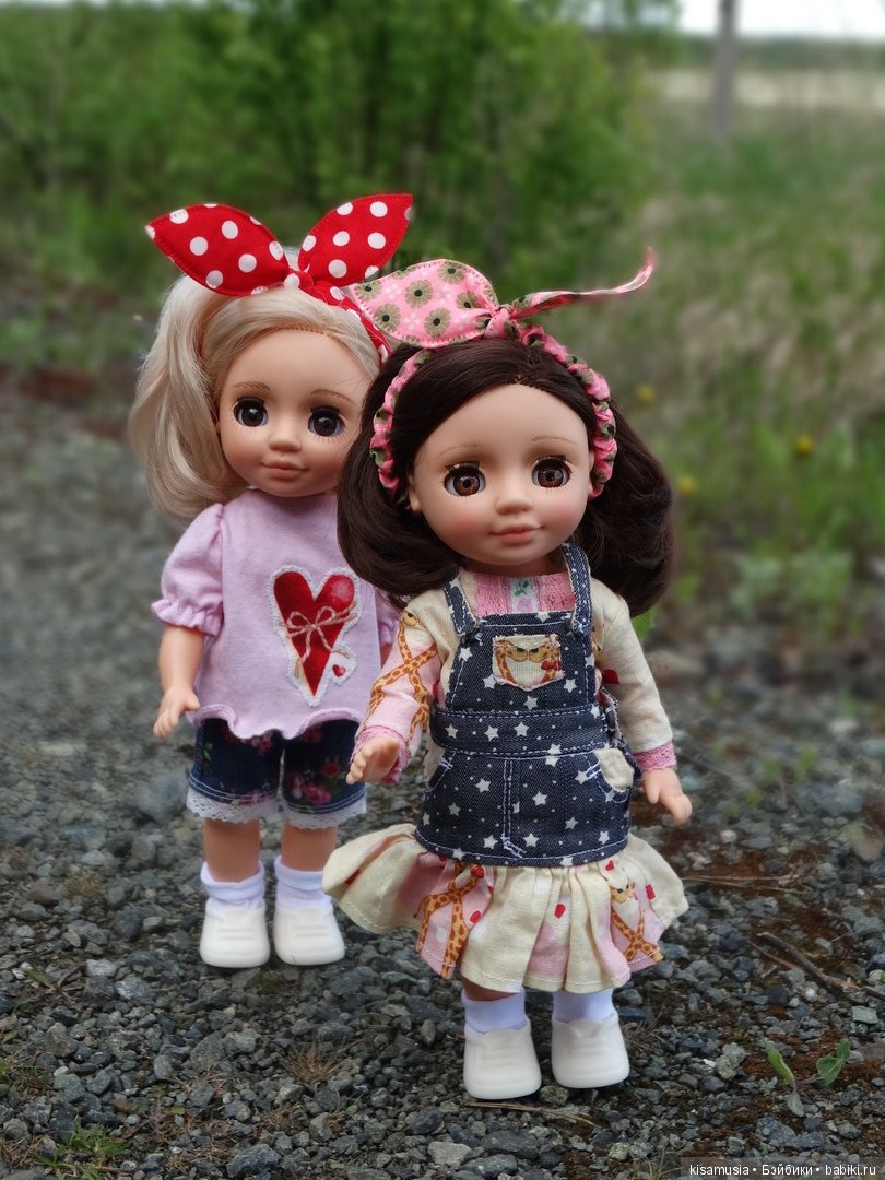 Веселые Аськи на прогулке