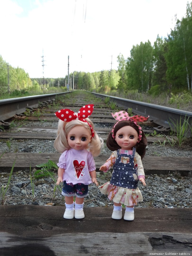 Веселые Аськи на прогулке