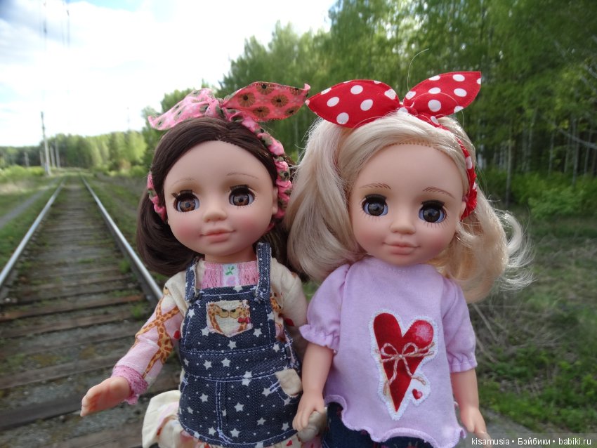 Веселые Аськи на прогулке