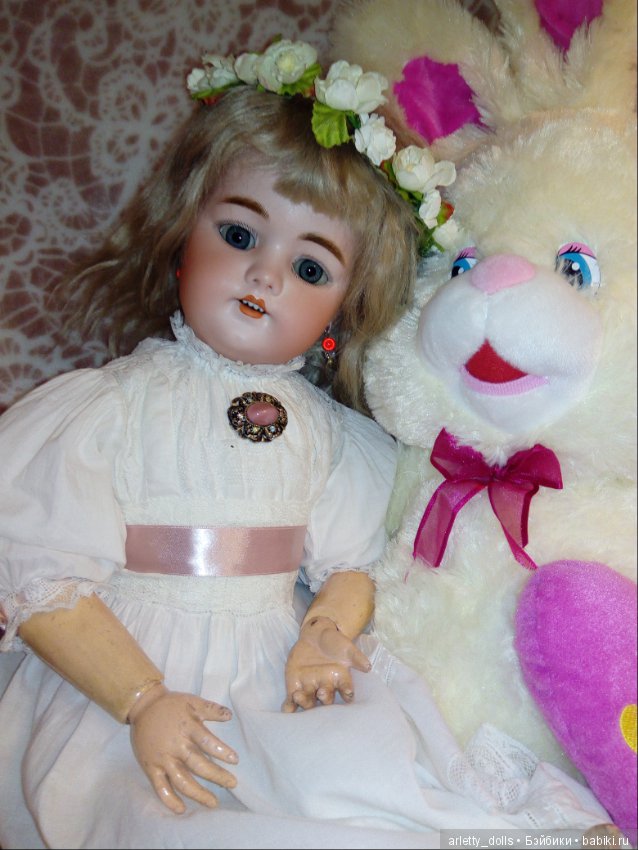Антикварная куколка Simon and Halbig 1079 Dep дома