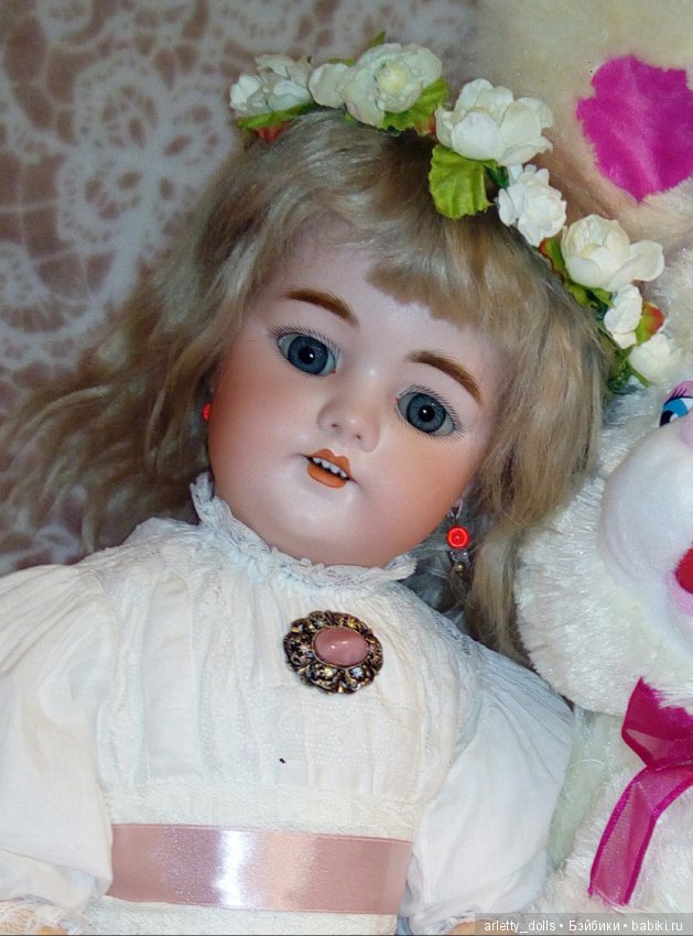 Антикварная куколка Simon and Halbig 1079 Dep дома (фото 5)