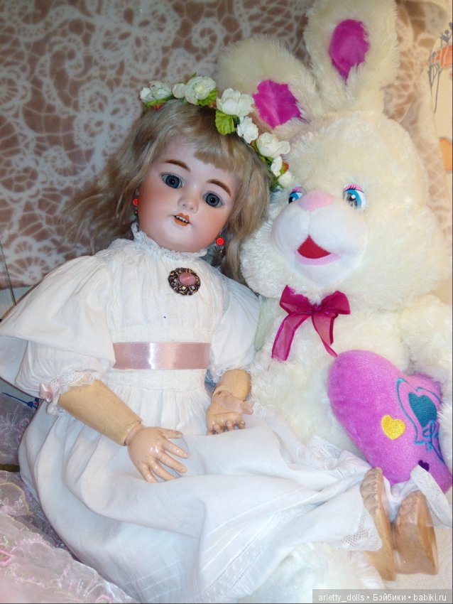 Антикварная куколка Simon and Halbig 1079 Dep дома