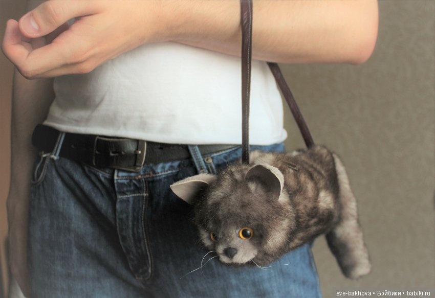 Котосумочка на молнии — Авторские игрушки из разных материалов: синельная проволока (фото 2)