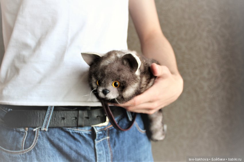 Котосумочка на молнии — Авторские игрушки из разных материалов: синельная проволока (фото 4)