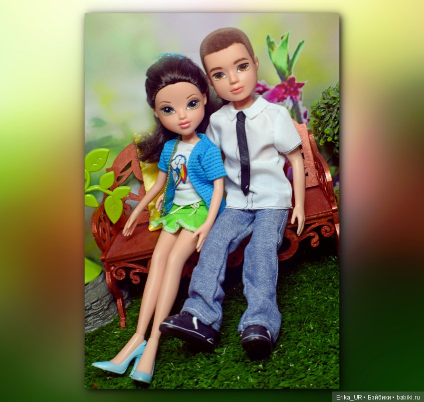 В доме моем много имен, Знаменитых и простых (С) /Моксики