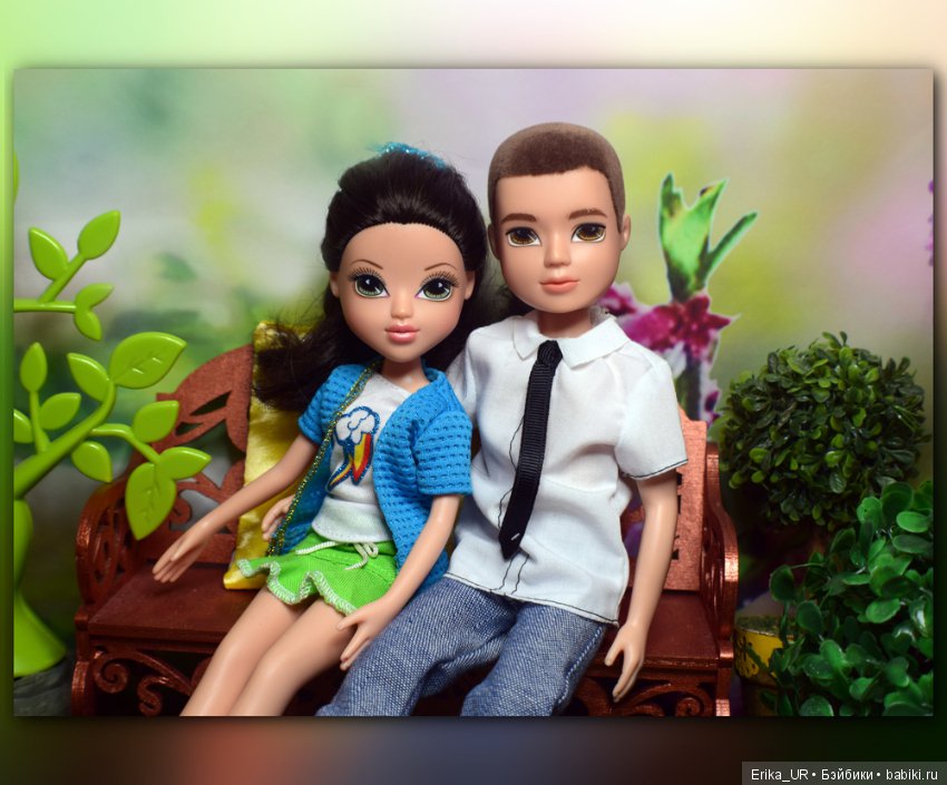 В доме моем много имен, Знаменитых и простых (С) /Моксики