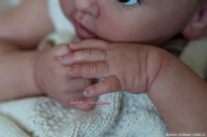 Layla скульптора Andrea Arcello, автор прототипа Silvia Ezquerra