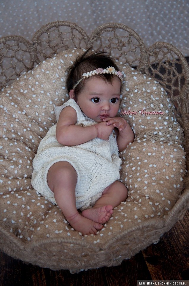 Layla скульптора Andrea Arcello, автор прототипа Silvia Ezquerra