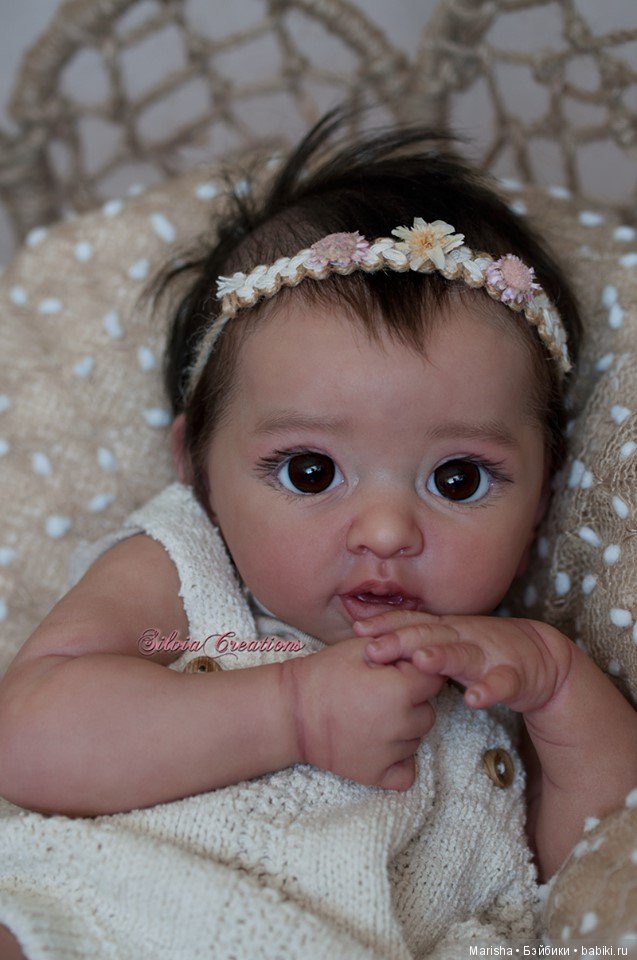 Layla скульптора Andrea Arcello, автор прототипа Silvia Ezquerra