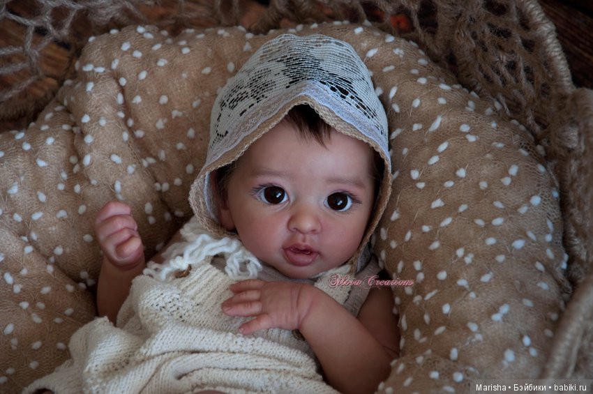 Layla скульптора Andrea Arcello, автор прототипа Silvia Ezquerra