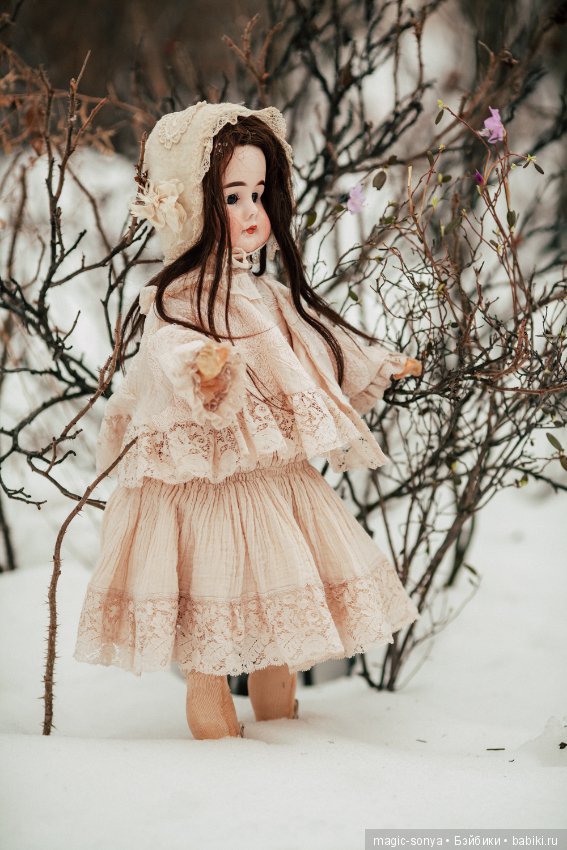 Фотопрогулки с антикварными куклами часть 1