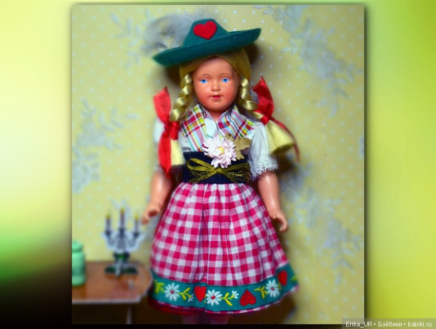 В доме моем много имен, Знаменитых и простых (С)/Маленькие жители небольшой коробки