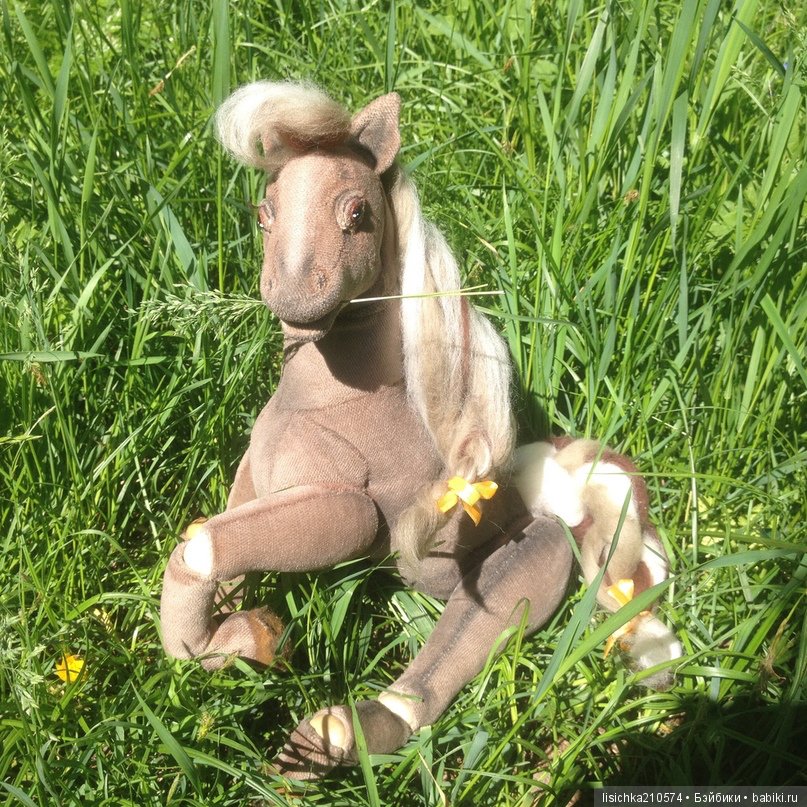 Я, люблю свою лошадку! Причешу ей шёрстку гладко... Текстильная шарнирная лошадка для Барби (фото 8)