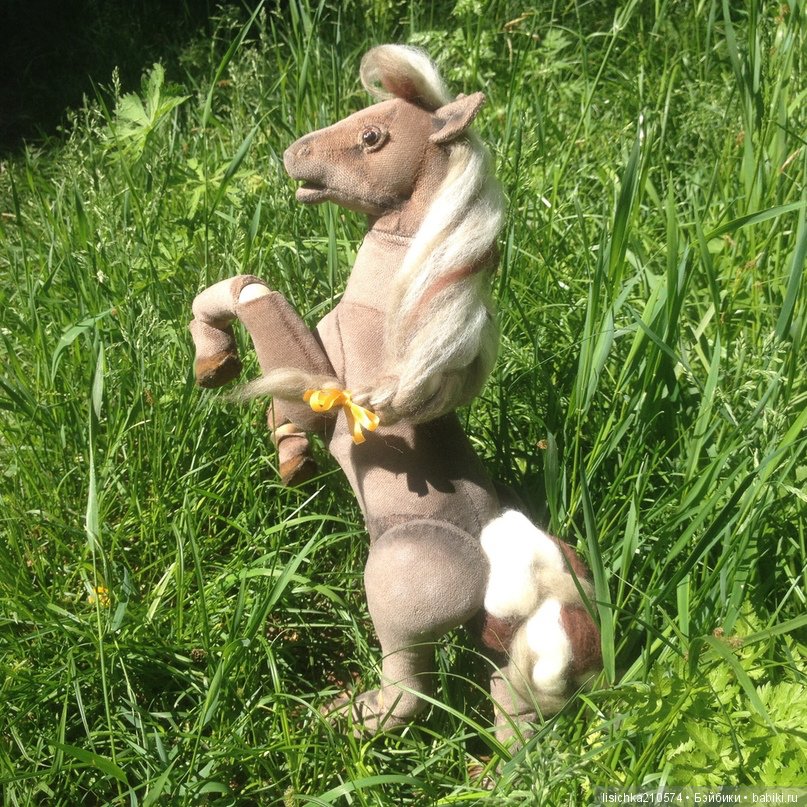 Я, люблю свою лошадку! Причешу ей шёрстку гладко... Текстильная шарнирная лошадка для Барби (фото 5)