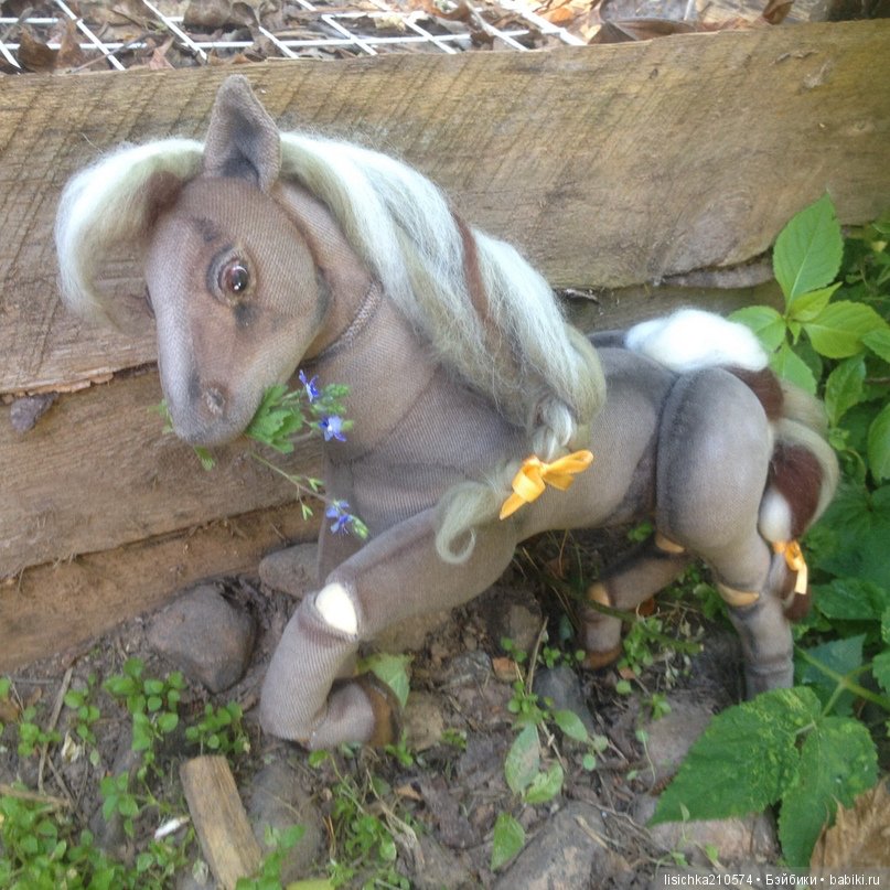 Я, люблю свою лошадку! Причешу ей шёрстку гладко... Текстильная шарнирная лошадка для Барби (фото 3)