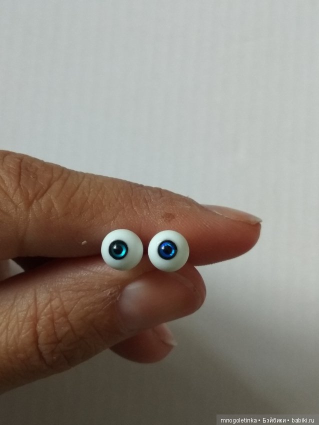 Глазки как коляски, только не катаются, а переливаются