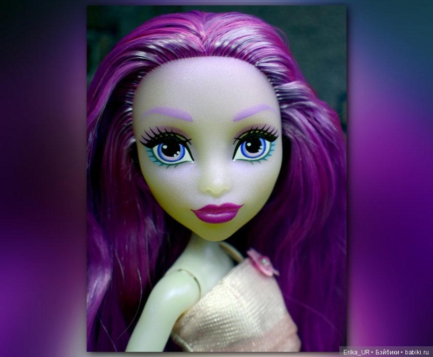 В доме моем много имен, Знаменитых и простых (С) /фиолетовые пряди