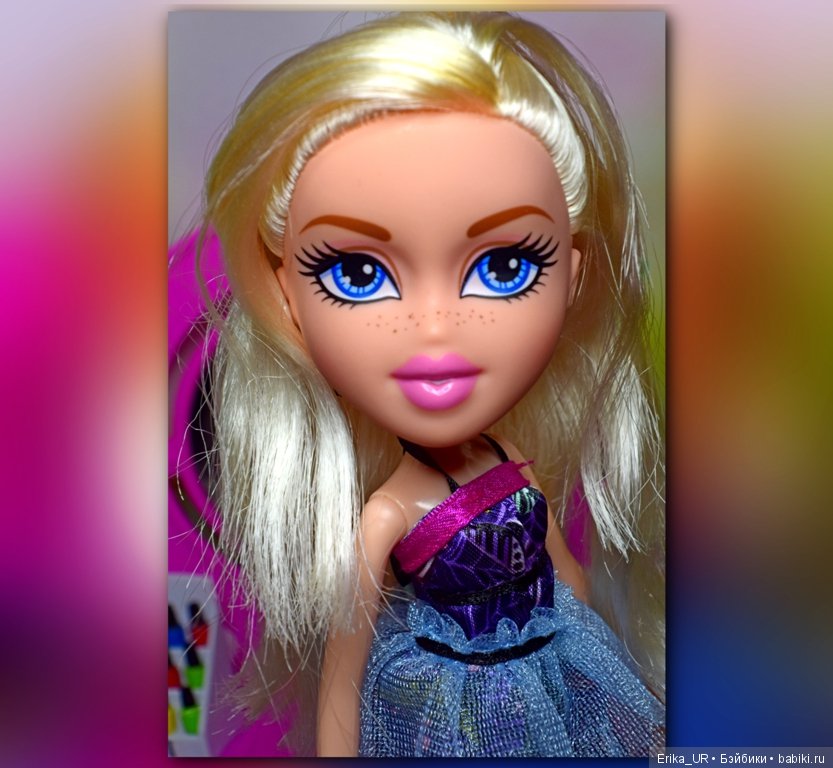 В доме моем много имен, Знаменитых и простых (С) /4 блондинки и брюнетка