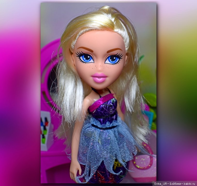 В доме моем много имен, Знаменитых и простых (С) /4 блондинки и брюнетка