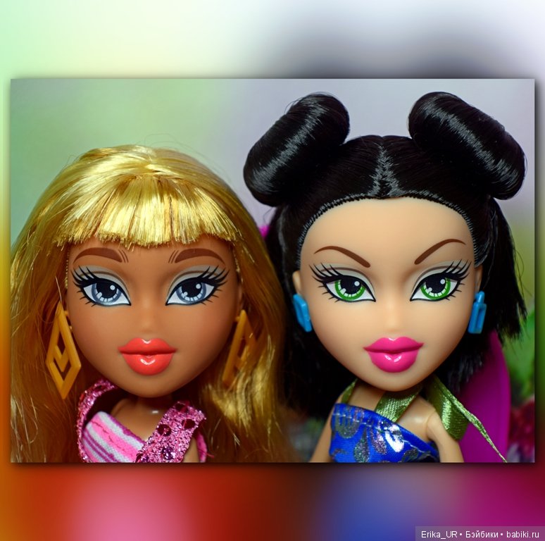 В доме моем много имен, Знаменитых и простых (С) /4 блондинки и брюнетка