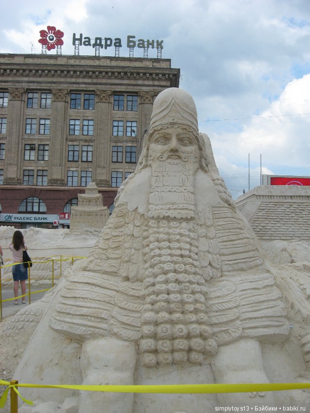 Обычный песок и руки Мастеров творят чудеса