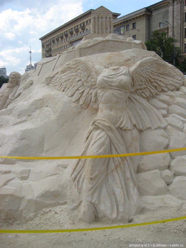 Обычный песок и руки Мастеров творят чудеса