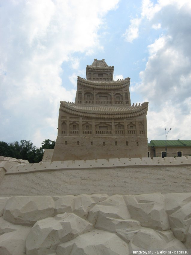 Обычный песок и руки Мастеров творят чудеса