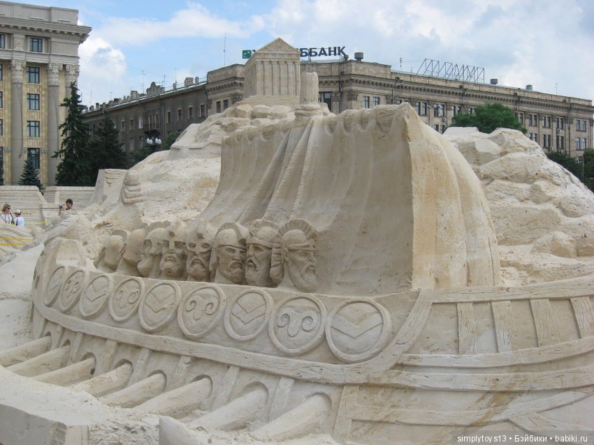 Обычный песок и руки Мастеров творят чудеса