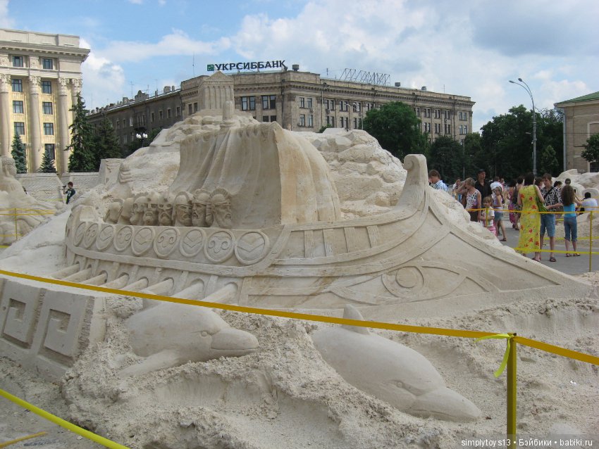 Обычный песок и руки Мастеров творят чудеса