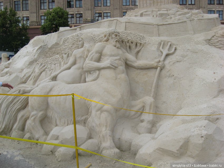 Обычный песок и руки Мастеров творят чудеса