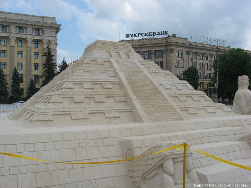 Обычный песок и руки Мастеров творят чудеса