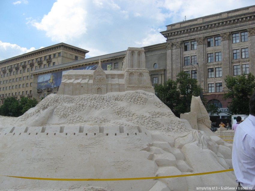 Обычный песок и руки Мастеров творят чудеса