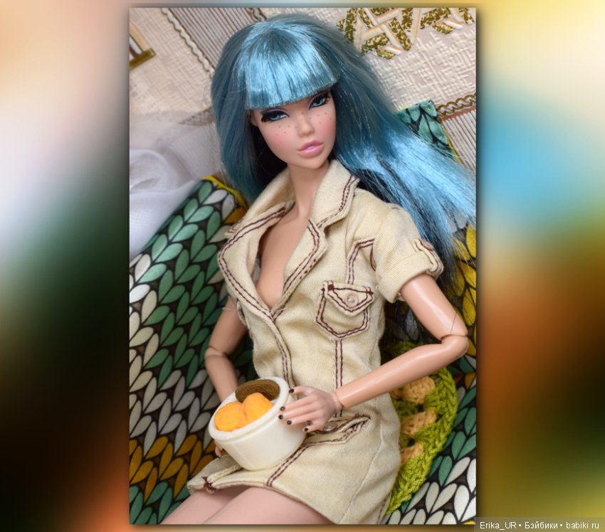 В доме моем много имен, Знаменитых и простых (С) /Голубая волна волос