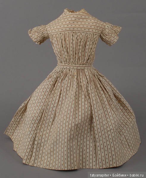 Выйду в поле голая, пусть сожрет медведь! Всё равно мне бедненькой нечего надеть