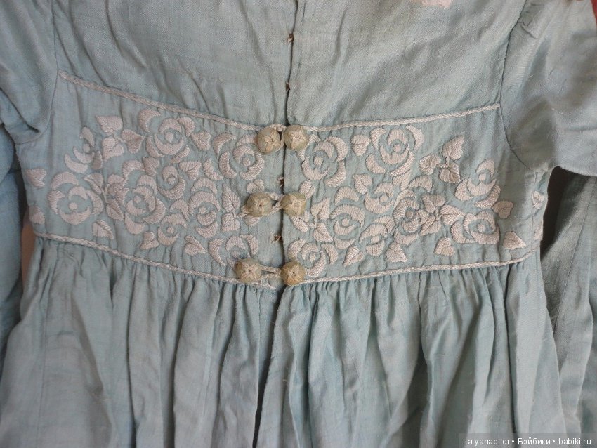 Выйду в поле голая, пусть сожрет медведь! Всё равно мне бедненькой нечего надеть