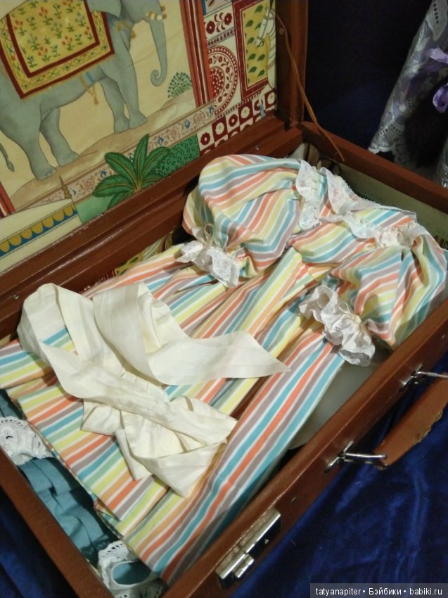 Вейся, девичья коса - Вейся, сила и краса. Словно в поле колосок, К волосочку волосок