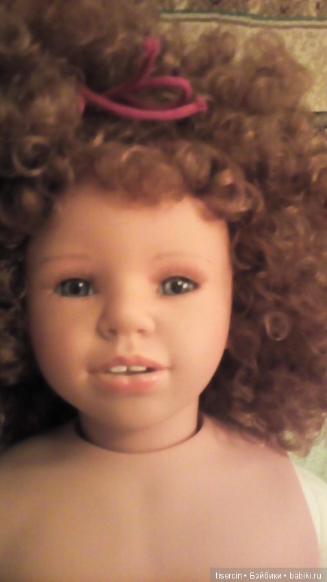 Новые зубы для Канделы, испанской куклы Кармен Гонсалес