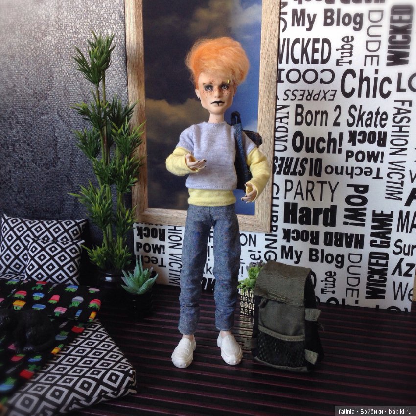 Феликс обустраивает свой холостяцкий быт