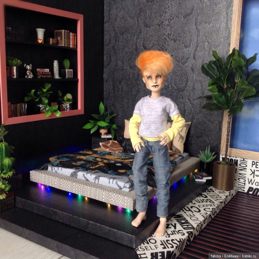 Феликс обустраивает свой холостяцкий быт