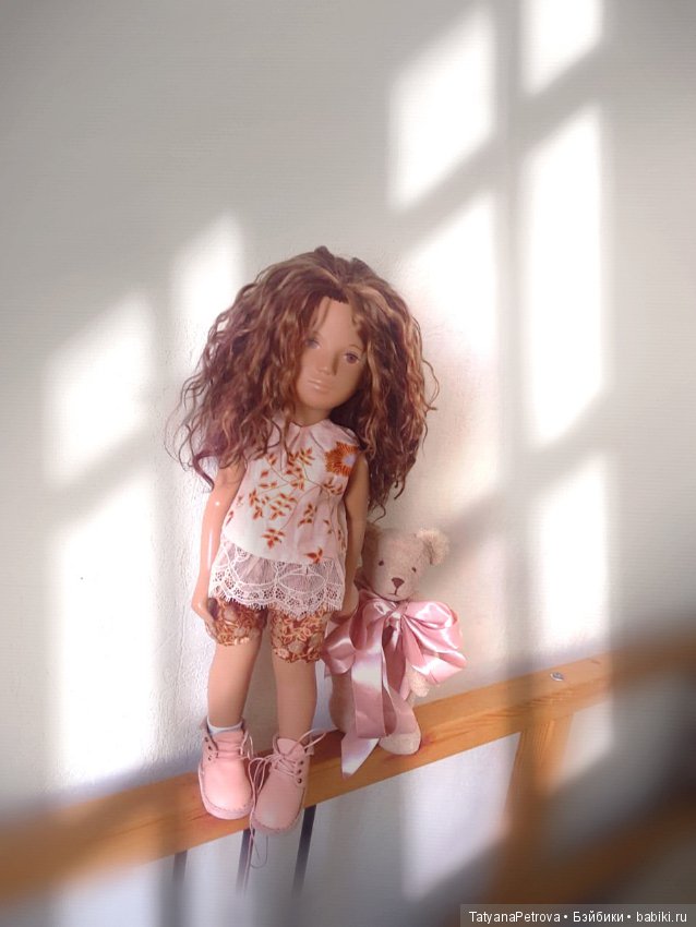 Саша и её друзья дождливым летним вечером