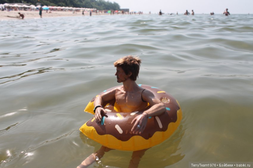 В отпуск с мистером Старком. На пляжУ лежу