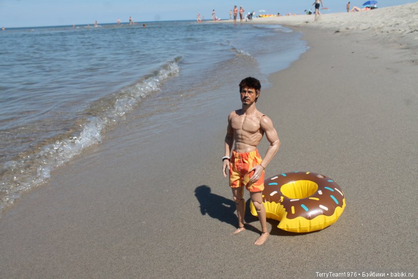 В отпуск с мистером Старком. На пляжУ лежу (фото 5)