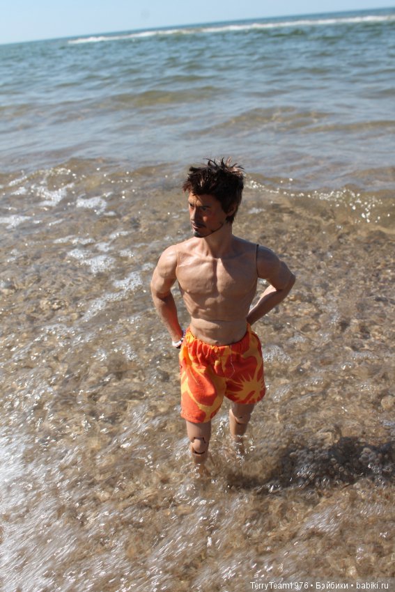 В отпуск с мистером Старком. На пляжУ лежу