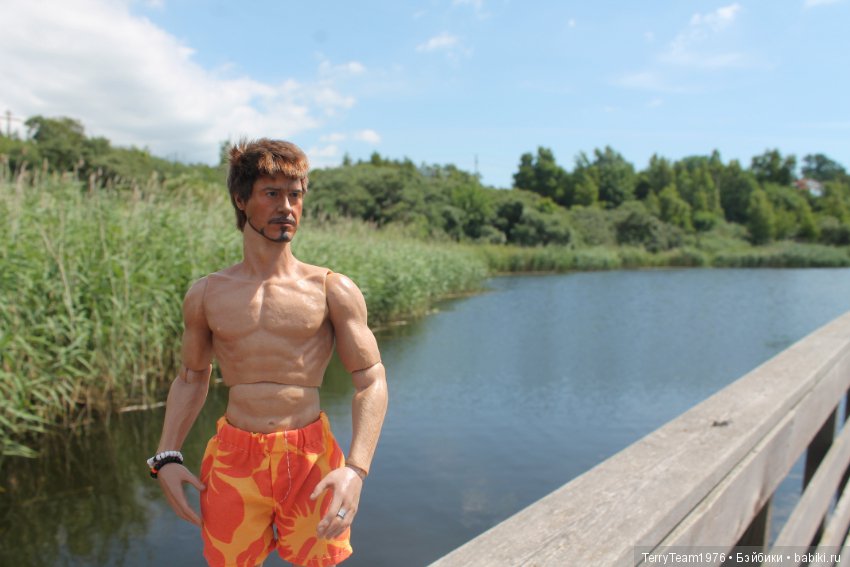 В отпуск с мистером Старком. На пляжУ лежу