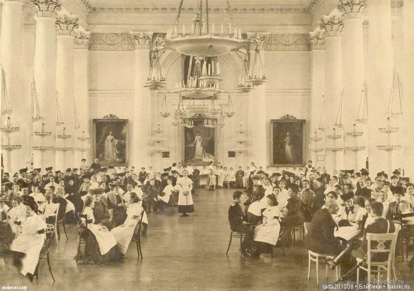 Воспитаницы института благородных девиц