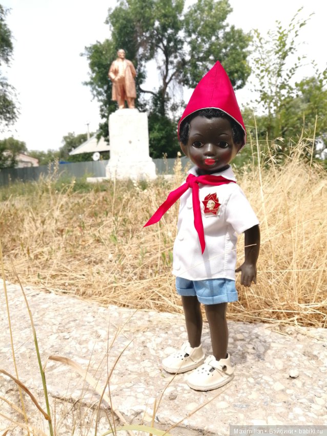 Пионер Вася. Негритенок, кукла СССР