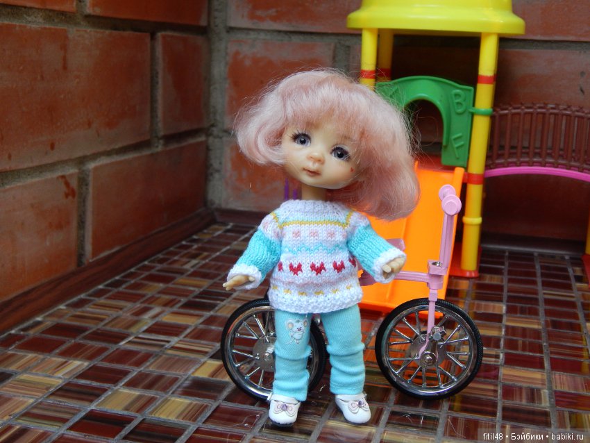 Николь и велосипед — Куклы Nikki Britt (Никки Бритт): авторские BJD (БЖД)