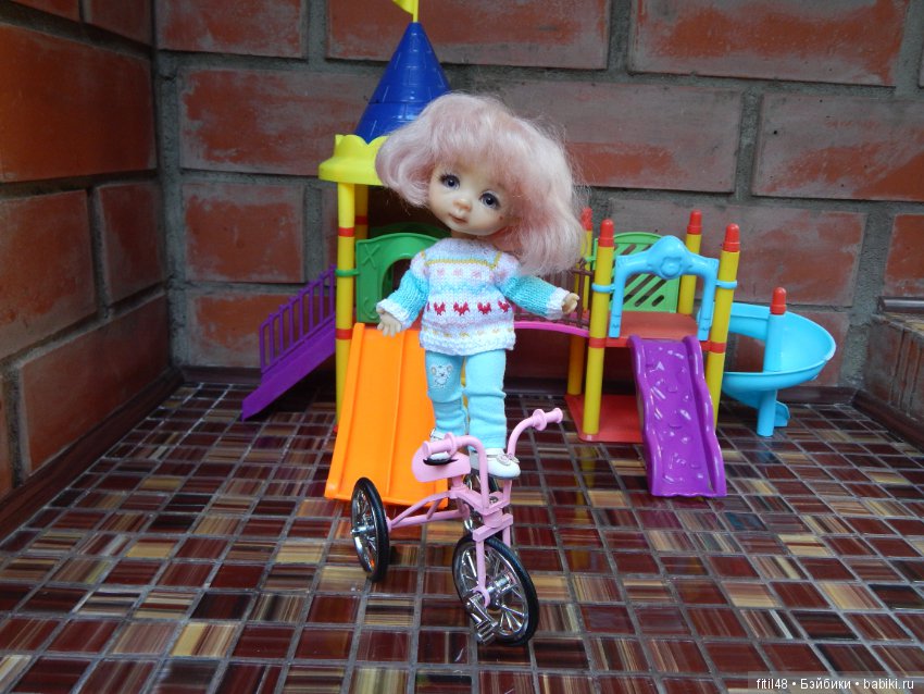 Николь и велосипед — Куклы Nikki Britt (Никки Бритт): авторские BJD (БЖД)